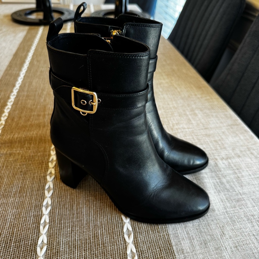 Coach Olivia‎ Bootie black leather zip up boots heel size 6.5